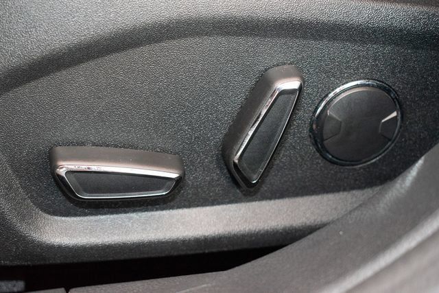 Used 2018 Ford Fusion SE w/ Fusion SE Technology Package FWD image 19