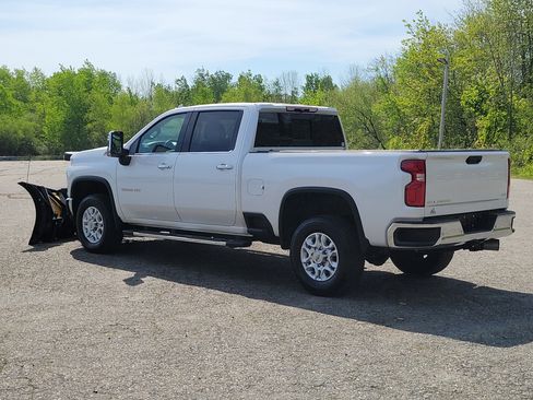 Used 2022 Chevrolet Silverado 3500 LTZ w/ LTZ Convenience Package AWD/4WD image 7