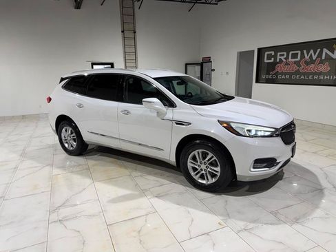 Used 2018 Buick Enclave Essence FWD image 3
