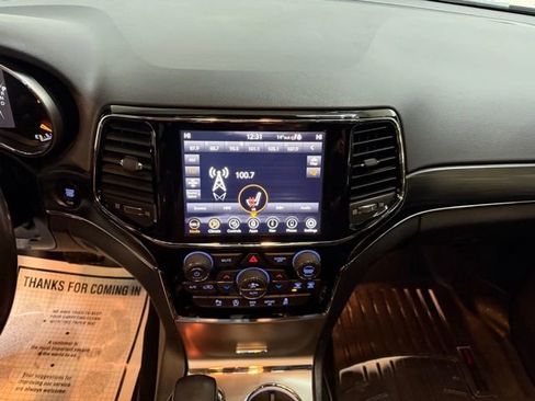 Used 2021 Jeep Grand Cherokee Limited image 21