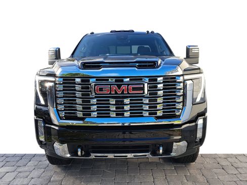New 2026 GMC Sierra 2500 Denali w/ Denali Reserve Package image 2