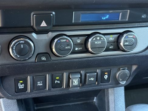 Certified 2023 Toyota Tacoma TRD Off-Road w/ Technology Package image 25