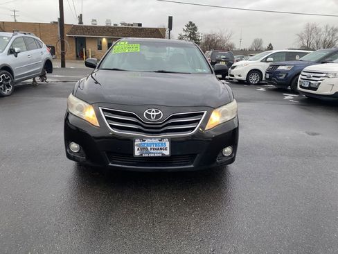 Used 2011 Toyota Camry SE image 2