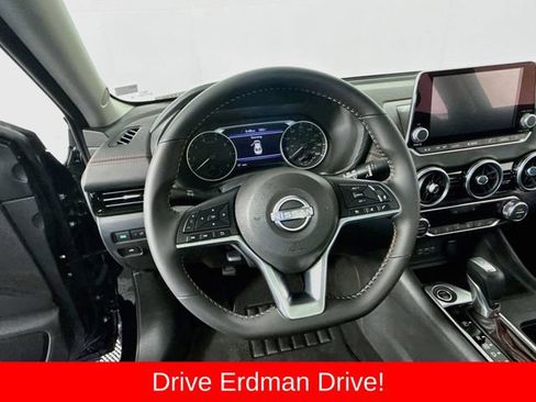 Used 2025 Nissan Sentra SR w/ Midnight Edition FWD image 11