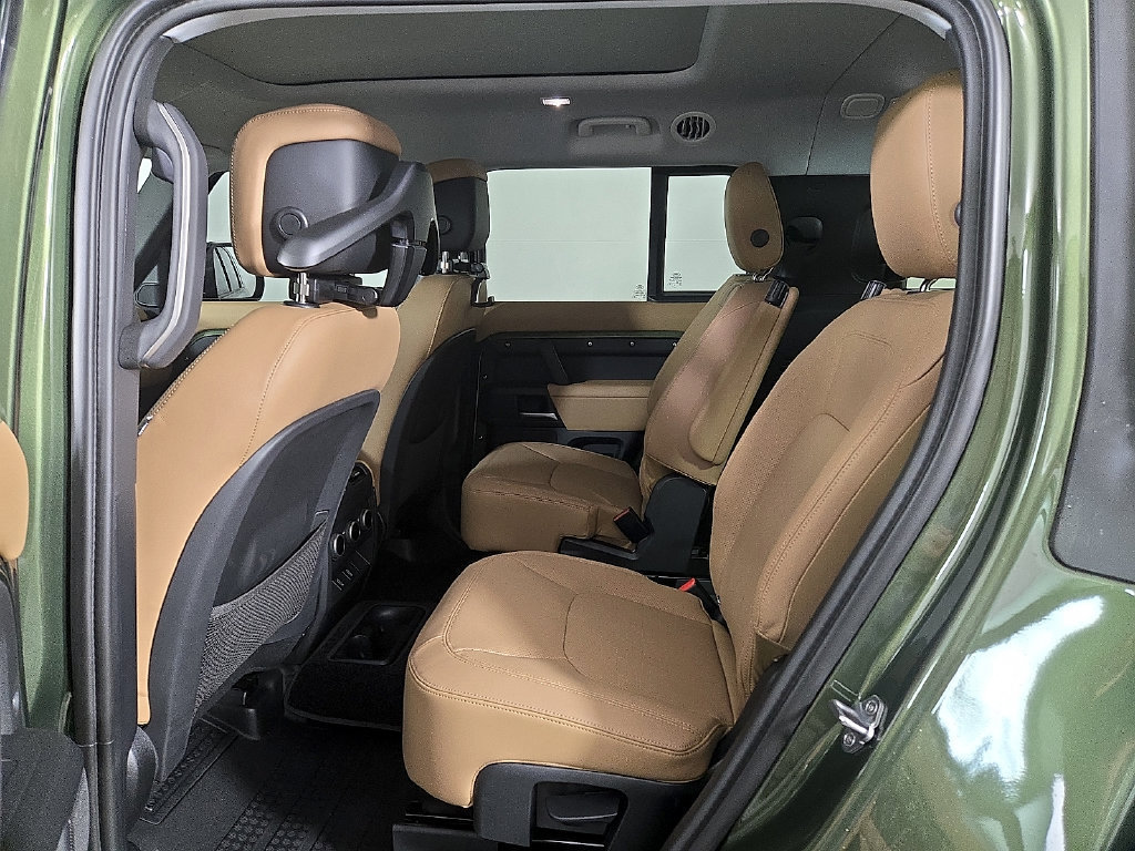 New 2026 Land Rover Defender 130 S AWD/4WD image 9