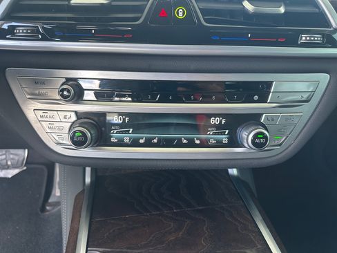Used 2022 BMW 740i w/ M Sport Package RWD image 21