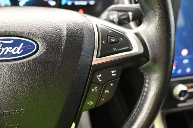 Used 2024 Ford Edge SEL AWD/4WD image 16