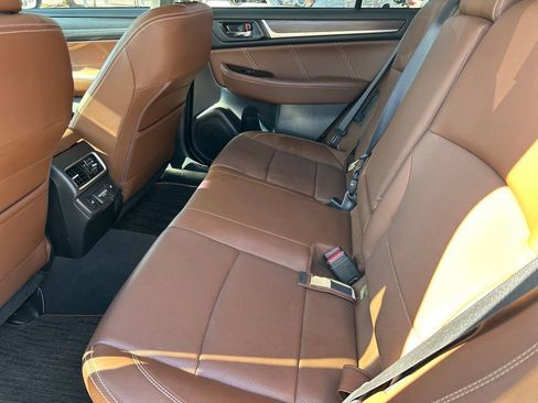 Used 2018 Subaru Outback 3.6R Touring AWD/4WD image 16