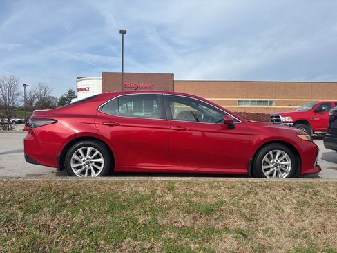 Used 2023 Toyota Camry LE image 4