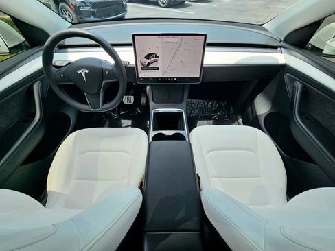 Used 2022 Tesla Model Y Performance AWD/4WD image 28