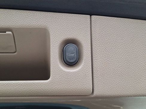 Used 2018 GMC Yukon SLT w/ Enhanced Security Package image 32