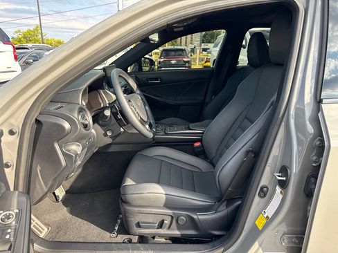 Used 2025 Lexus IS 350 F Sport RWD image 12