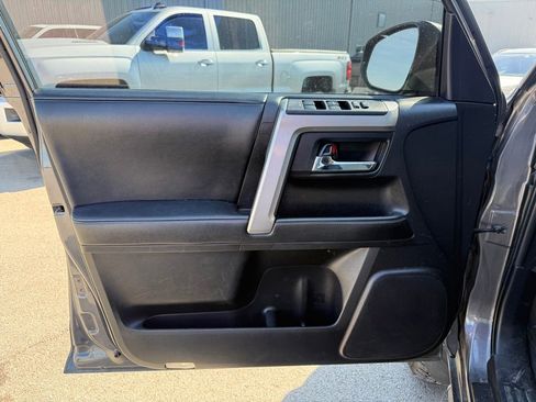 Used 2014 Toyota 4Runner SR5 RWD image 6