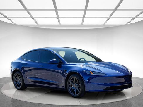 Used 2024 Tesla Model 3 Standard Range RWD image 5