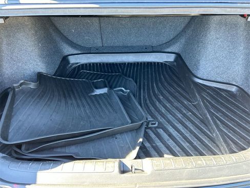 Used 2018 Honda Accord Touring image 19