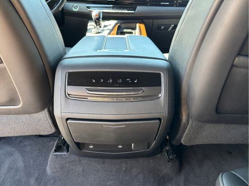 Used 2022 Cadillac Escalade ESV Luxury RWD image 44