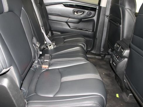 Used 2023 Honda Pilot Touring image 32