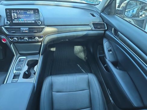 Used 2022 Honda Accord Touring image 15