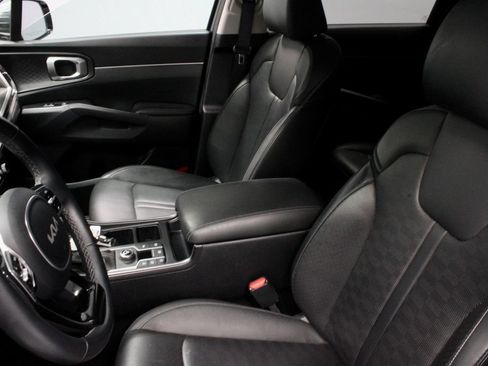Used 2024 Kia Sorento S FWD image 25