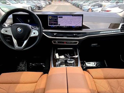 Used 2025 BMW X7 xDrive40i w/ Executive Package AWD/4WD image 12