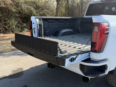 New 2026 GMC Sierra 2500 Denali w/ Denali Reserve Package AWD/4WD image 13