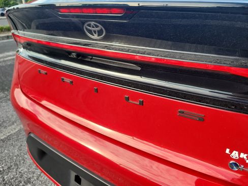 Used 2025 Toyota Prius LE FWD image 11