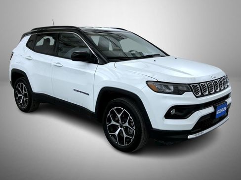 Certified 2025 Jeep Compass Limited image 3
