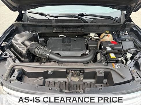 Used 2022 GMC Acadia SLE w/ Driver Convenience Package FWD image 43