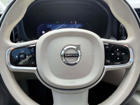 Certified 2023 Volvo XC60 B5 Plus w/ Climate Package AWD/4WD image 13