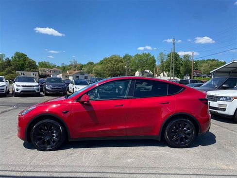 Used 2023 Tesla Model Y Long Range AWD/4WD image 2