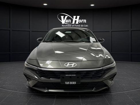 Used 2025 Hyundai Elantra SEL image 10