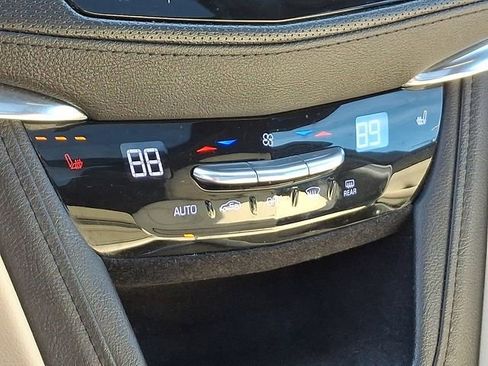 Used 2019 Cadillac XT5 Luxury image 15