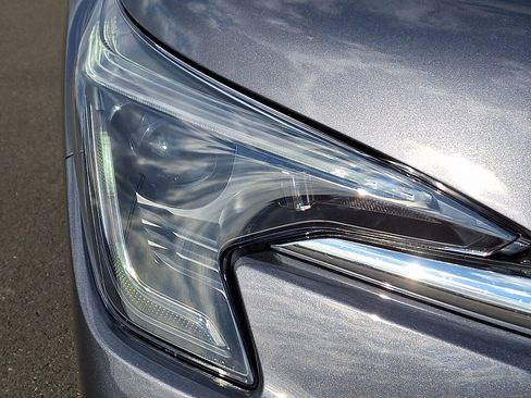 Certified 2025 Subaru Ascent Premium w/ Popular Package #1 image 9