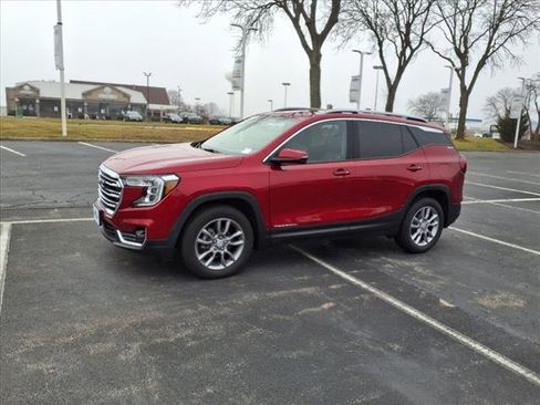 Used 2022 GMC Terrain SLT image 4