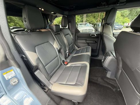 Used 2025 Ford Bronco Outer Banks w/ Sasquatch Package AWD/4WD image 10