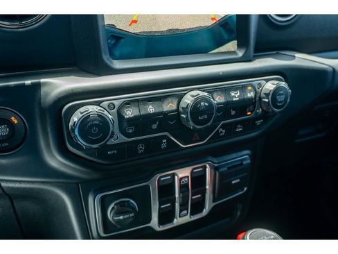 Used 2022 Jeep Gladiator Overland AWD/4WD image 23