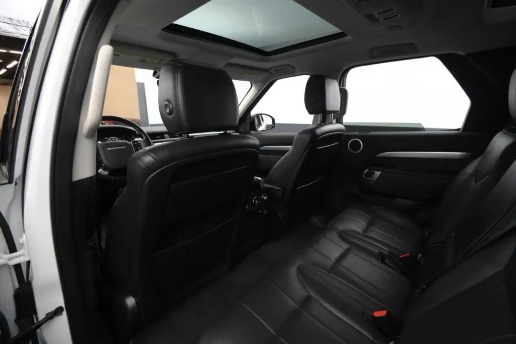 Used 2020 Land Rover Discovery Landmark AWD/4WD image 44
