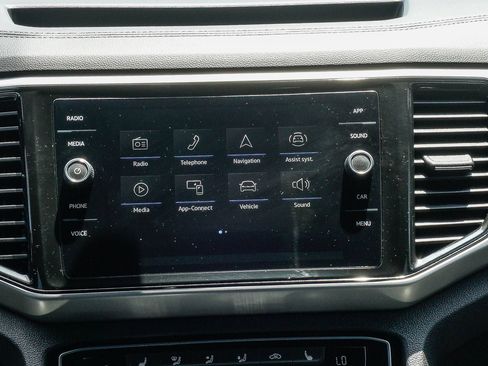 Certified 2023 Volkswagen Atlas Cross Sport SE FWD image 16