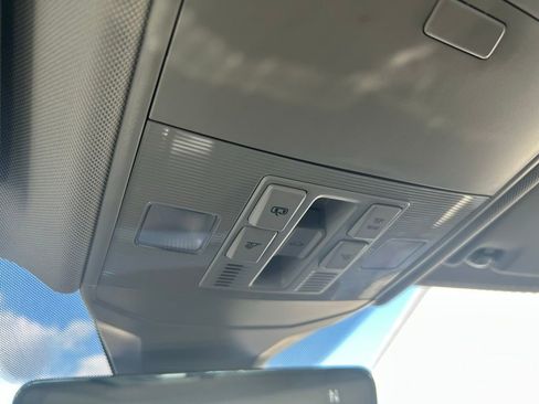 Used 2025 Volkswagen Jetta SE w/ Sunroof Package image 54