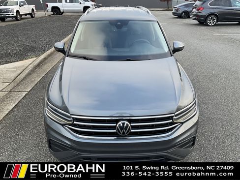 Used 2022 Volkswagen Tiguan SE image 28