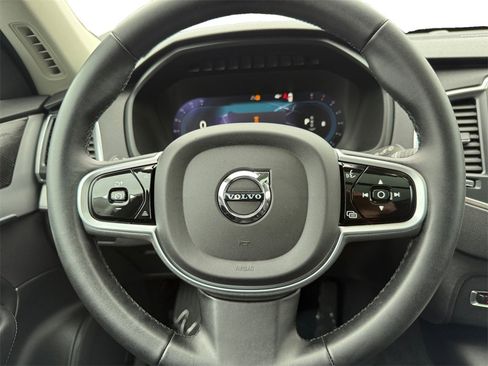 Used 2023 Volvo XC90 B5 Core w/ Climate Package image 12