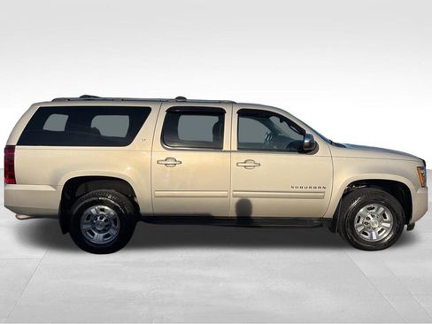 Used 2013 Chevrolet Suburban 2500 LT image 7
