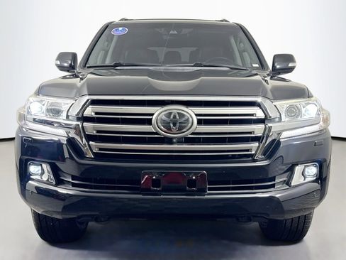Used 2017 Toyota Land Cruiser image 3
