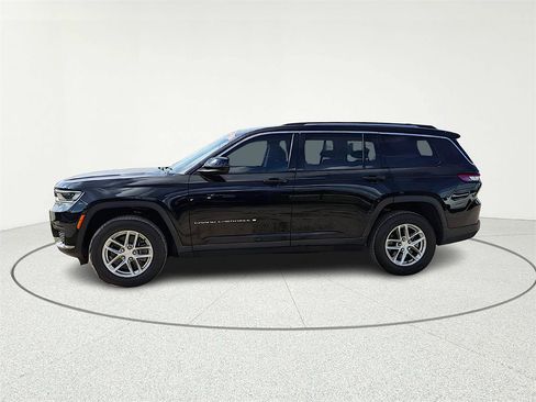 Used 2022 Jeep Grand Cherokee L Laredo w/ Luxury Tech Group I image 3