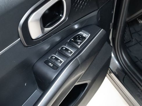 Used 2024 Kia Sorento S w/ Panoramic Sunroof Package FWD image 10