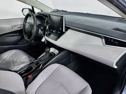 Used 2020 Toyota Corolla LE FWD image 30