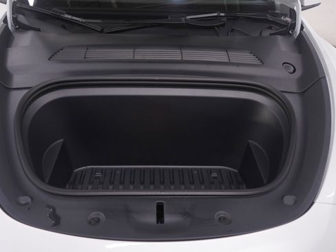 Used 2023 Tesla Model Y Long Range image 28