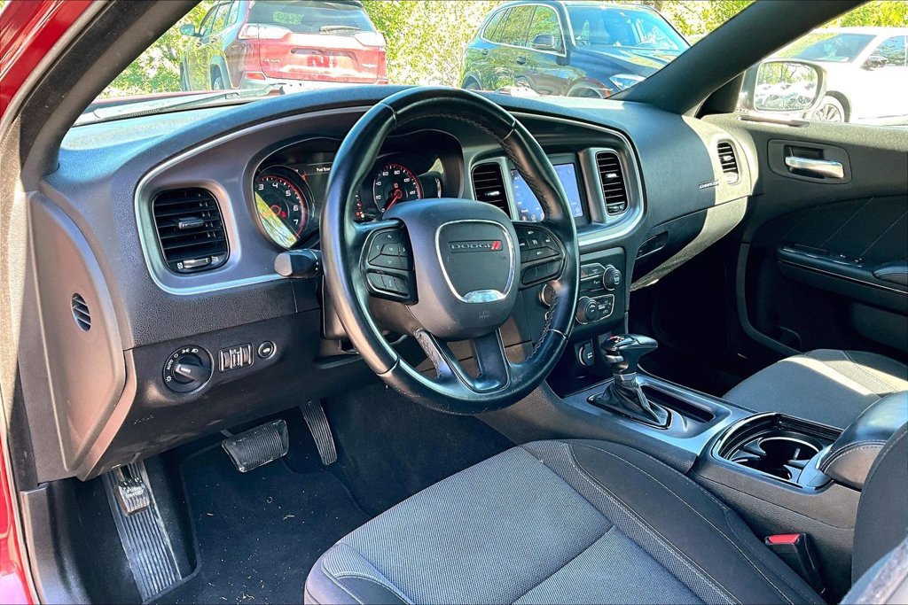 Used 2020 Dodge Charger SXT w/ Blacktop Package RWD image 15