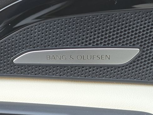 New 2025 Audi Q5 Prestige image 9