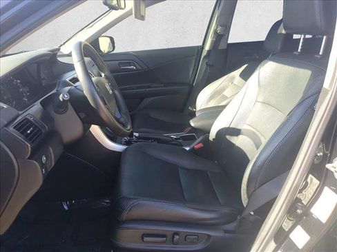 Used 2015 Honda Accord Touring image 17